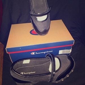 Champion Women Size 7 Elevate MJ